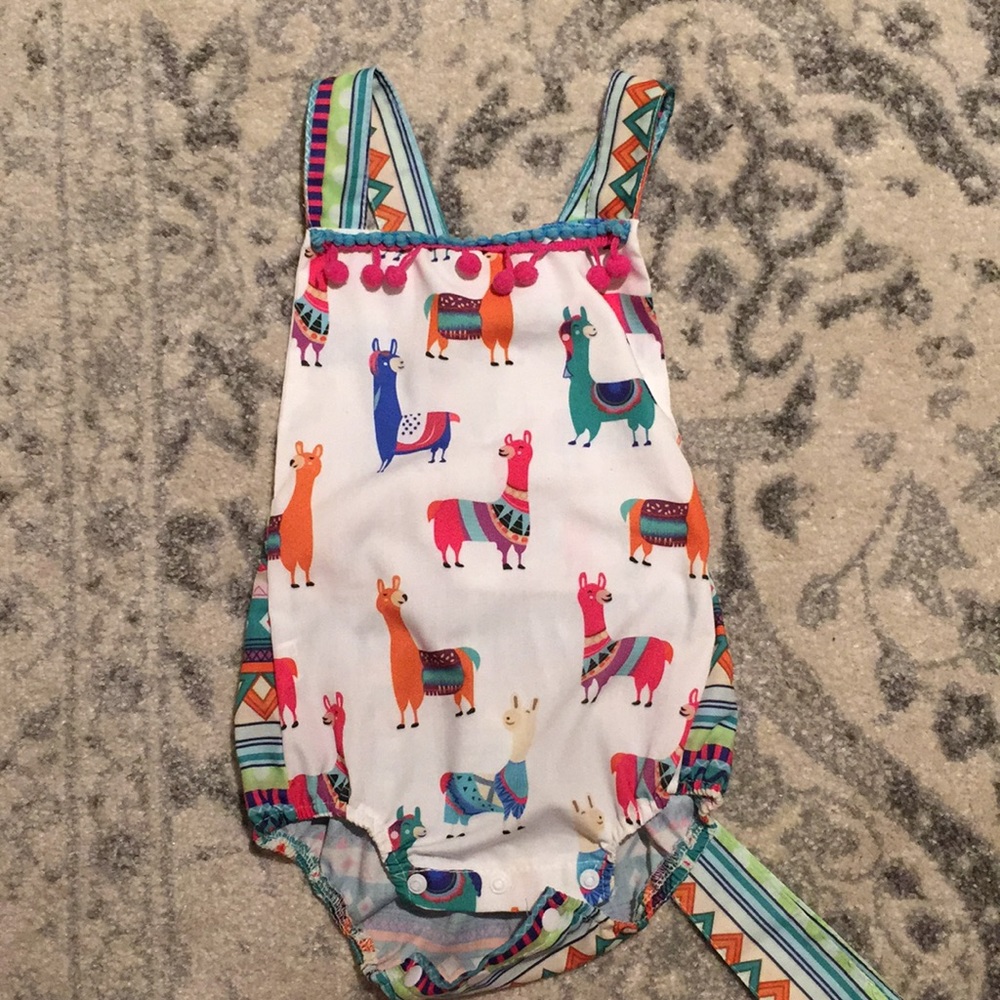 🚫SOLD🚫 Llama baby girl onesie bodysuit